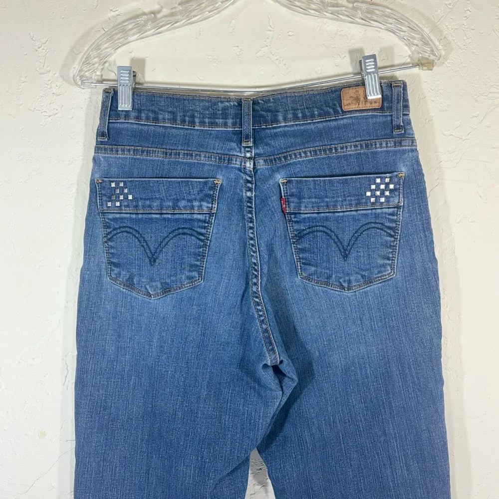 Levi's Classic Straight Leg Denim Jeans - Picture 4 of 5